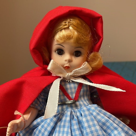 Madame Alexander doll Red Riding Hood 8" - Picture 2 of 9